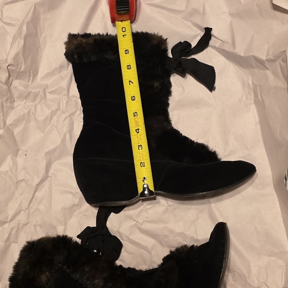 Elegant Black Fur-Trimmed Women's Boots (Probably Haunted) - Picture 8 of 15